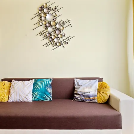 Arena Nationala, Monza, Victor Gomoiu The Cloud, Free Early Check-in Available *