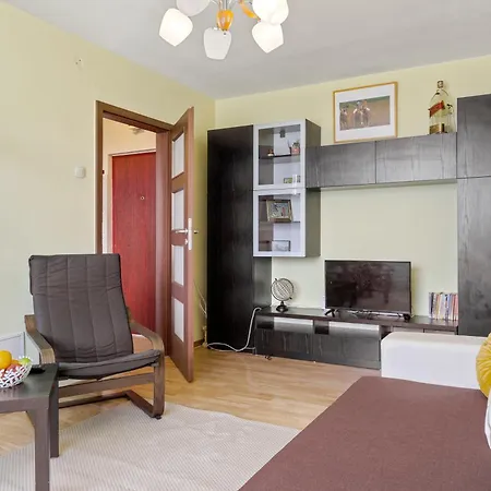 Arena Nationala, Monza, Victor Gomoiu The Cloud, Free Early Check-in Available