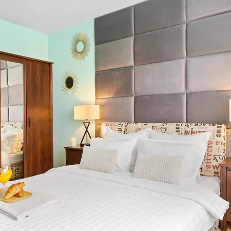 Arena Nationala, Monza, Victor Gomoiu The Cloud, Free Early Check-in Available * Βουκουρέστι