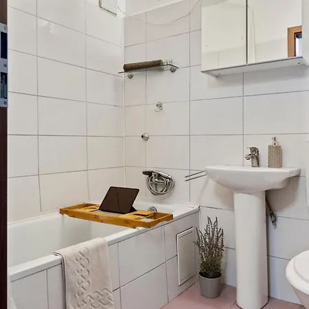 Apartment Arena Nationala, Monza, Victor Gomoiu The Cloud, Free Early Check-in Available