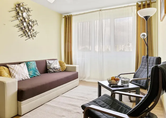 Arena Nationala, Monza, Victor Gomoiu The Cloud, Free Early Check-in Available Bukarest