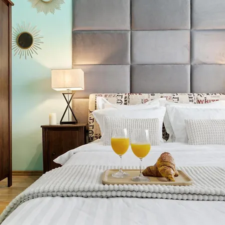 Arena Nationala, Monza, Victor Gomoiu The Cloud, Free Early Check-in Available Bükreş