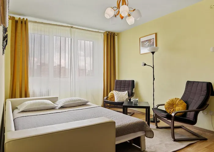 Arena Nationala, Monza, Victor Gomoiu The Cloud, Free Early Check-in Available